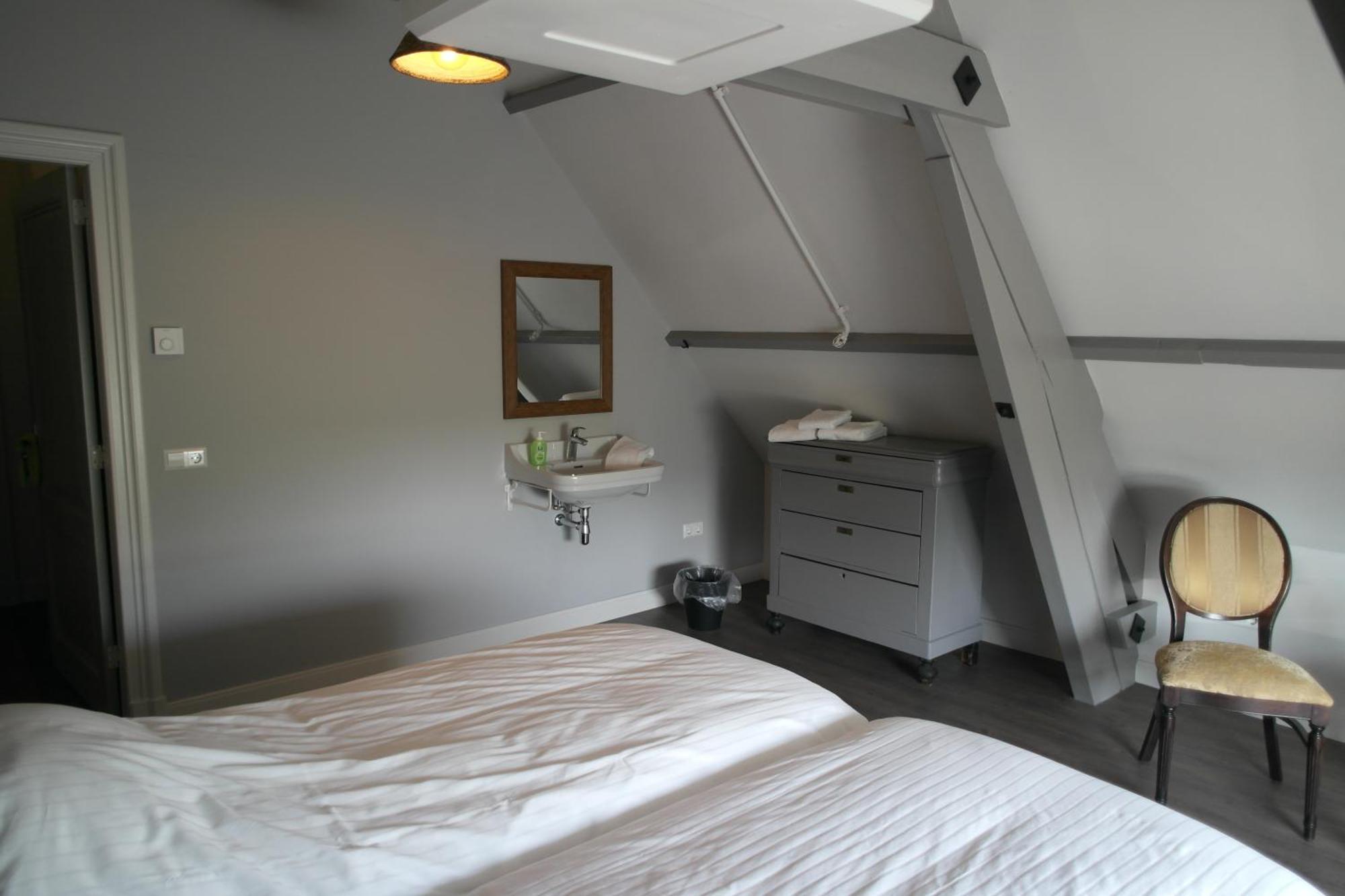 B&B groepsaccommodatie De Pastorie Lage Mierde Extérieur photo